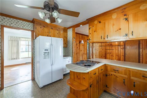 Tiny photo for 708 James Avenue, Colonial Heights, VA 23834 (MLS # 2622364)