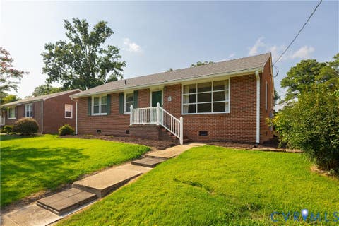 Tiny photo for 708 James Avenue, Colonial Heights, VA 23834 (MLS # 2622364)