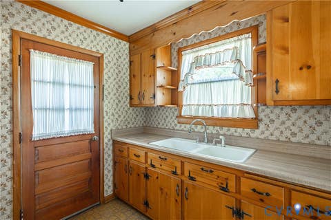 Tiny photo for 708 James Avenue, Colonial Heights, VA 23834 (MLS # 2622364)