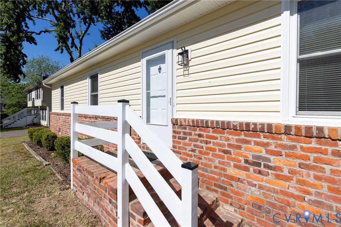 3230 Hollyglen Court