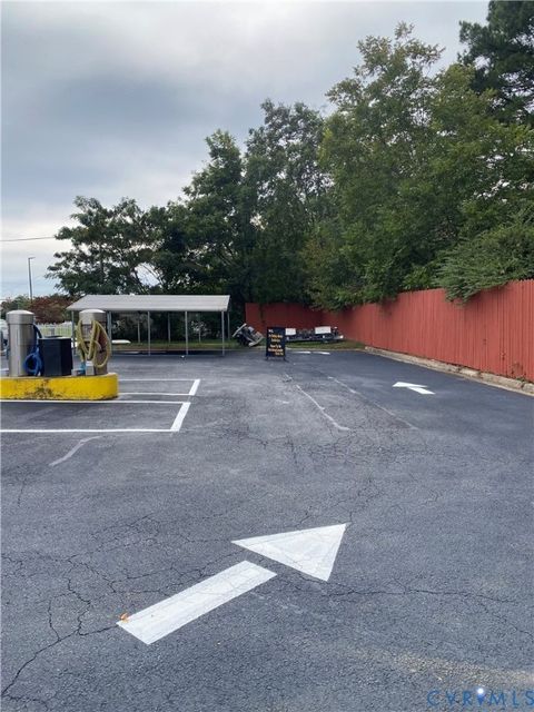 Tiny photo for 2011 S Main Street, Farmville, VA 23901 (MLS # 2600032)