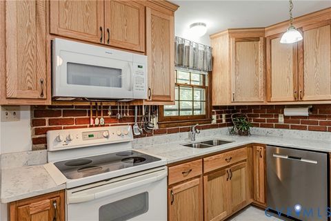 Tiny photo for 1001 Collingwood Drive, North Prince George, VA 23860 (MLS # 2616669)