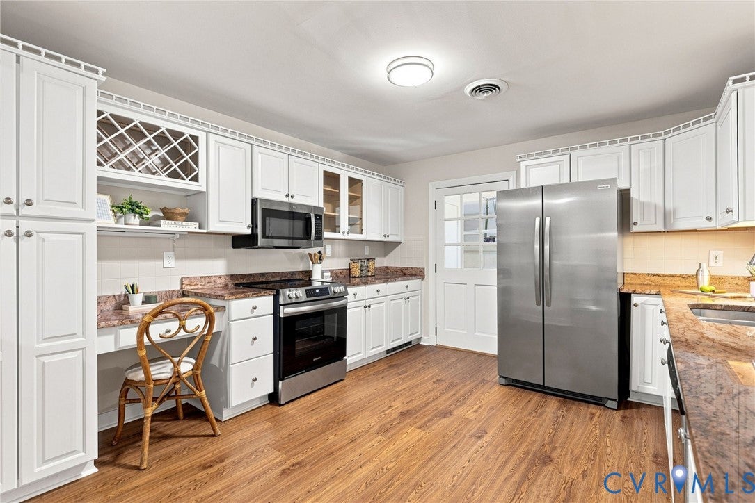15456 Pine View Lane