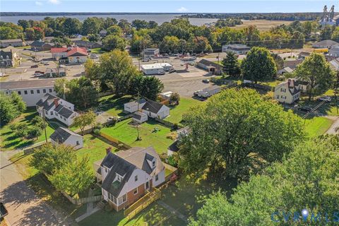 Tiny photo for 704 Essex Street, Tappahannock, VA 22560 (MLS # 2529296)