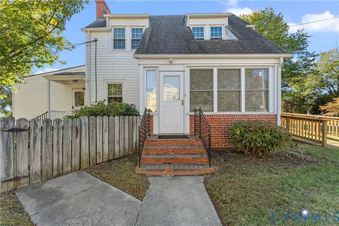 Tiny photo for 704 Essex Street, Tappahannock, VA 22560 (MLS # 2529296)