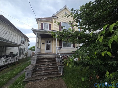 Photo of 314 E Hawthorne Street, Covington, VA 24426 (MLS # 2617626)