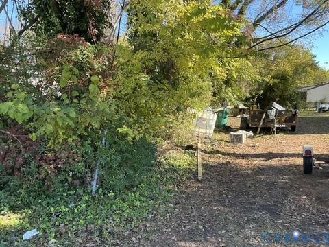 Tiny photo for 309 N Crater Road, Petersburg, VA 23803 (MLS # 2529713)