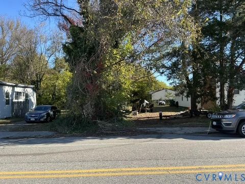 Photo of 309 N Crater Road, Petersburg, VA 23803 (MLS # 2529713)