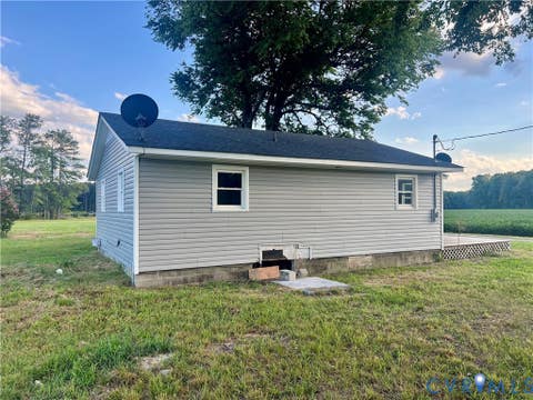 Tiny photo for 11076 Skyline Drive, Wakefield, VA 23888 (MLS # 2623319)