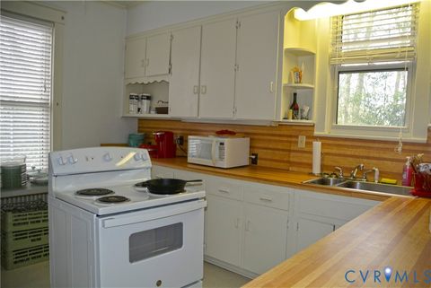 Tiny photo for 900 High Street St, Farmville, VA 23901 (MLS # 2618110)