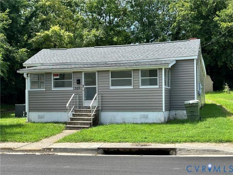 Photo of 505 Hill Street, Farmville, VA 23901 (MLS # 2620085)