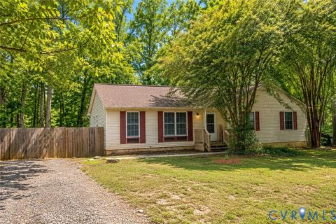 Photo of 12914 Trapp Drive, Spotsylvania, VA 22551 (MLS # 2612947)