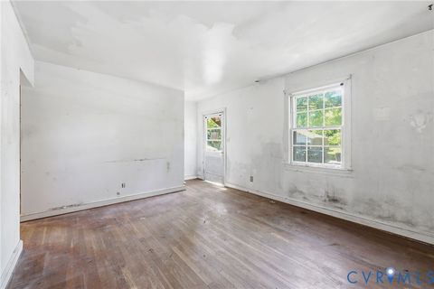 Tiny photo for 335 Byrd Street, Hopewell, VA 23860 (MLS # 2613052)
