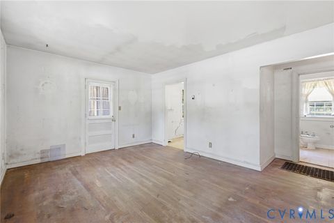 Tiny photo for 335 Byrd Street, Hopewell, VA 23860 (MLS # 2613052)