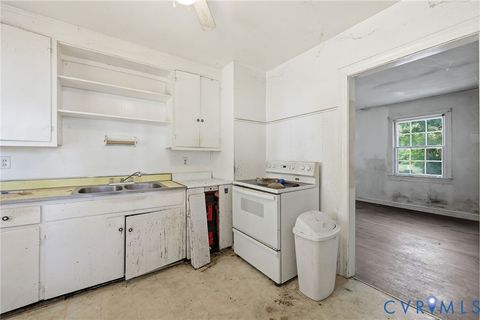 Tiny photo for 335 Byrd Street, Hopewell, VA 23860 (MLS # 2613052)
