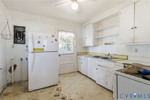 Tiny photo for 335 Byrd Street, Hopewell, VA 23860 (MLS # 2613052)