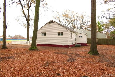 A home in Colonial Heights