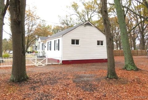 A home in Colonial Heights