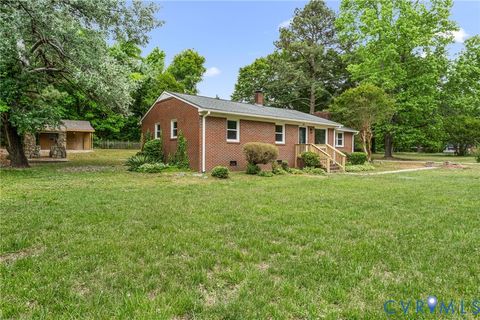Tiny photo for 400 Easter Street, Emporia, VA 23847 (MLS # 2613226)
