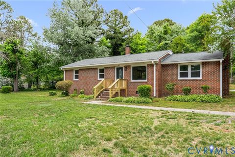 Tiny photo for 400 Easter Street, Emporia, VA 23847 (MLS # 2613226)