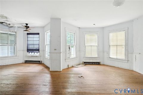 Tiny photo for 455 Railroad Avenue, Keysville, VA 23947 (MLS # 2617203)