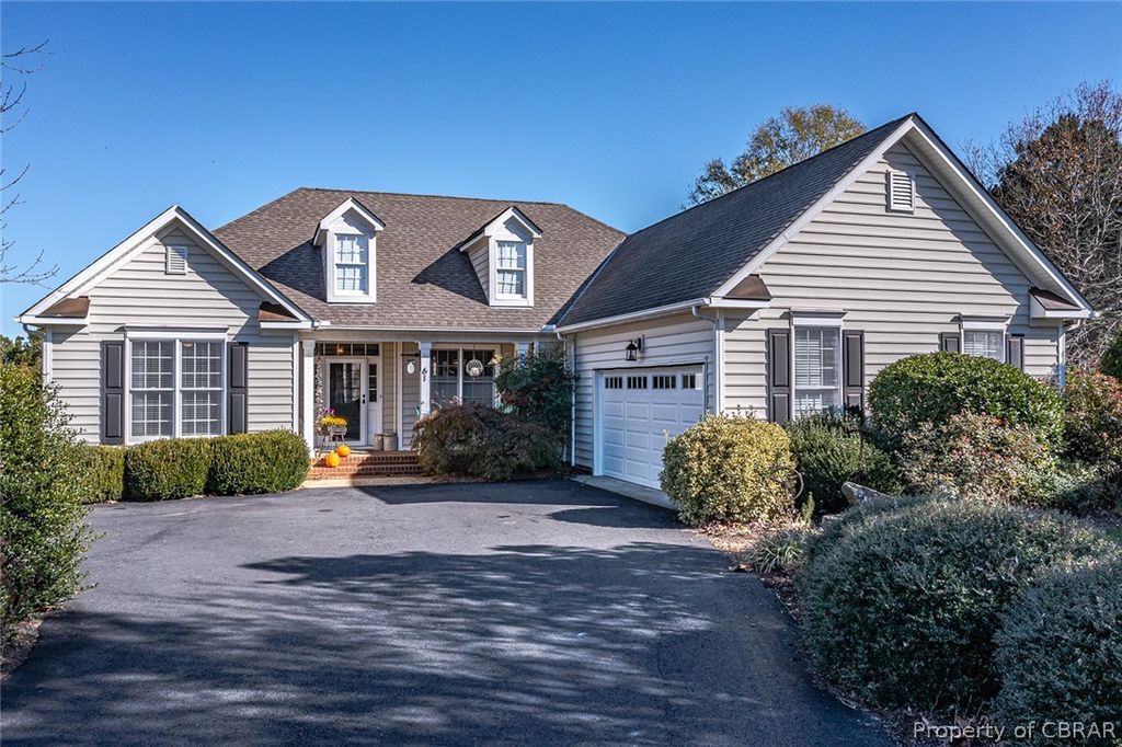 Photo for 61 Mercers Way, Irvington, VA 22480 (MLS # 2231078)