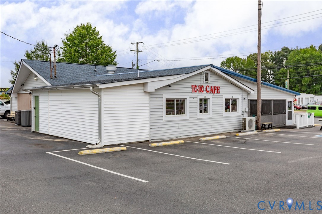 1008-1006 S Church Lane