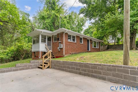 Photo of 108 Vaughan Street, Farmville, VA 23901 (MLS # 2622303)