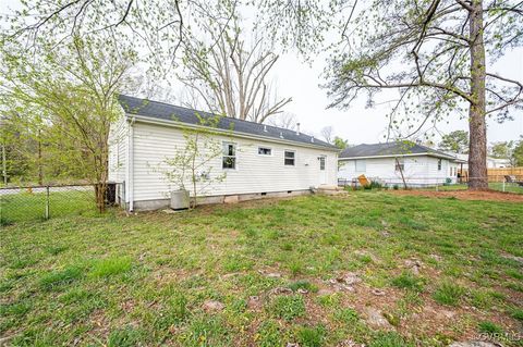 A home in Colonial Heights