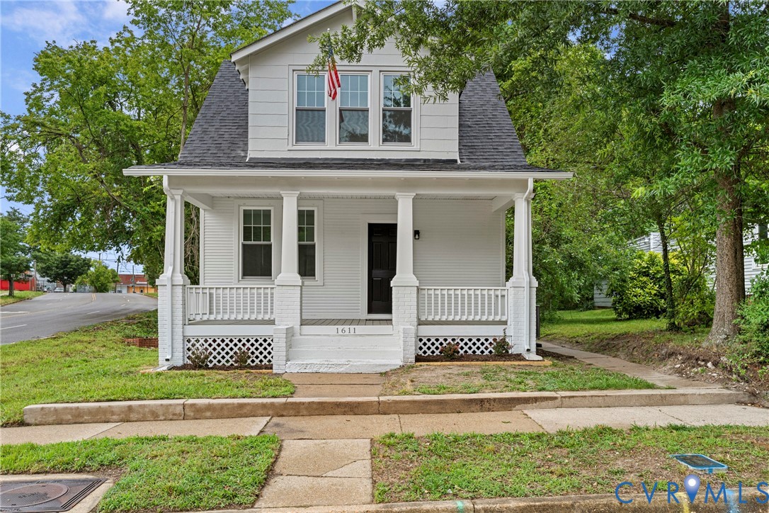 Photo 1 of 35 — 1611 Carlisle Avenue, Richmond, VA 23231