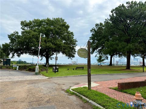 Tiny photo for 313 Dinwiddie Street, Portsmouth, VA 23704 (MLS # 2619213)