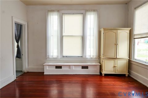 Tiny photo for 302 E Fillmore Street, Petersburg, VA 23803 (MLS # 2606761)