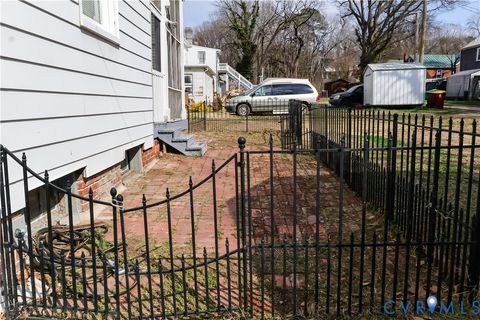 Tiny photo for 302 E Fillmore Street, Petersburg, VA 23803 (MLS # 2606761)