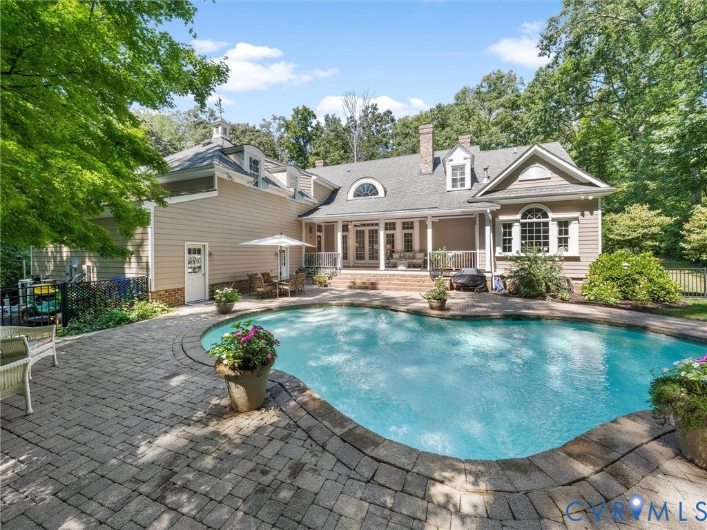 817 Dover Bluff Place