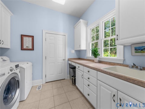 Tiny photo for 817 Dover Bluff Place, Manakin Sabot, VA 23103 (MLS # 2623351)