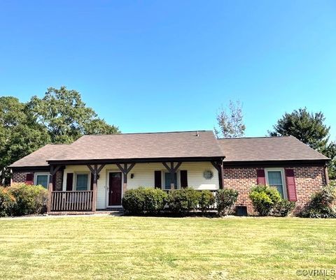 A home in Colonial Heights