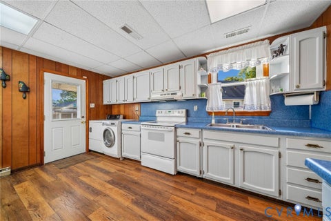 Tiny photo for 3030 Brentwood Circle, Chesterfield, VA 23237 (MLS # 2628408)