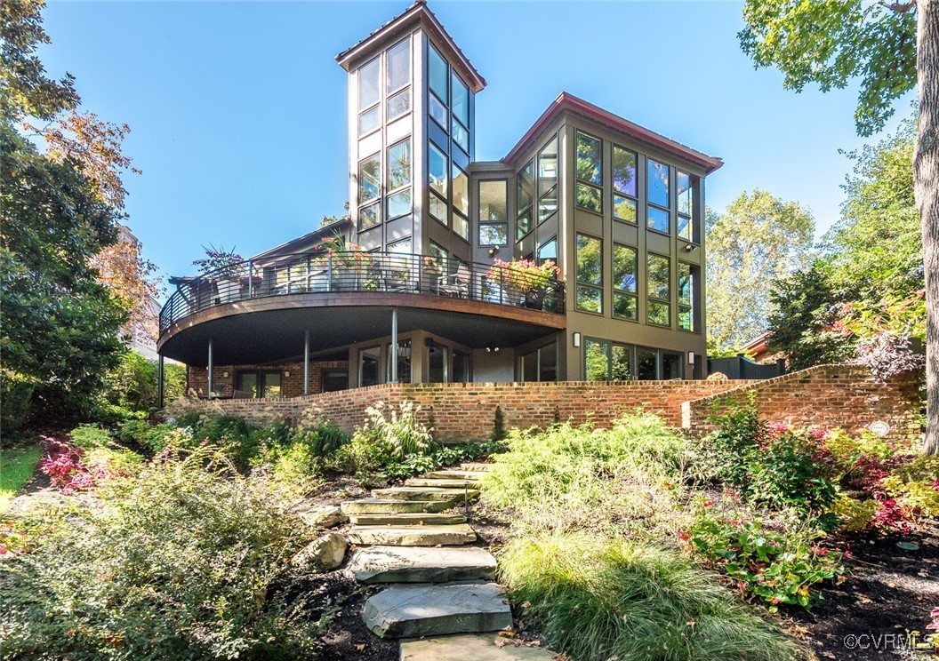 4902 Riverside Drive