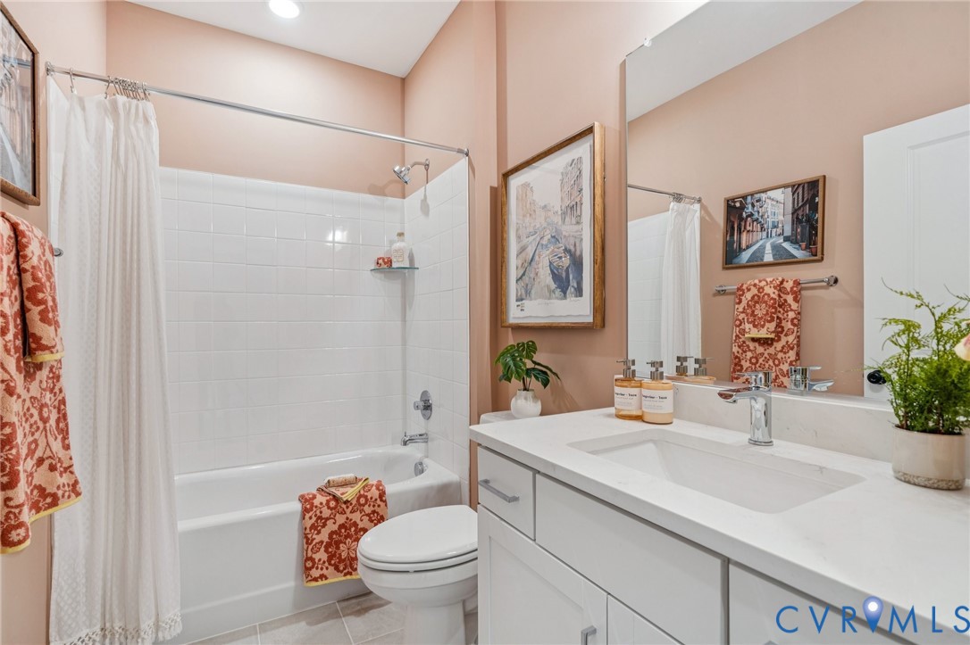 12021 Flowering Lavender Loop