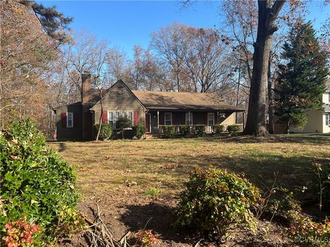 A home in South Chesterfield