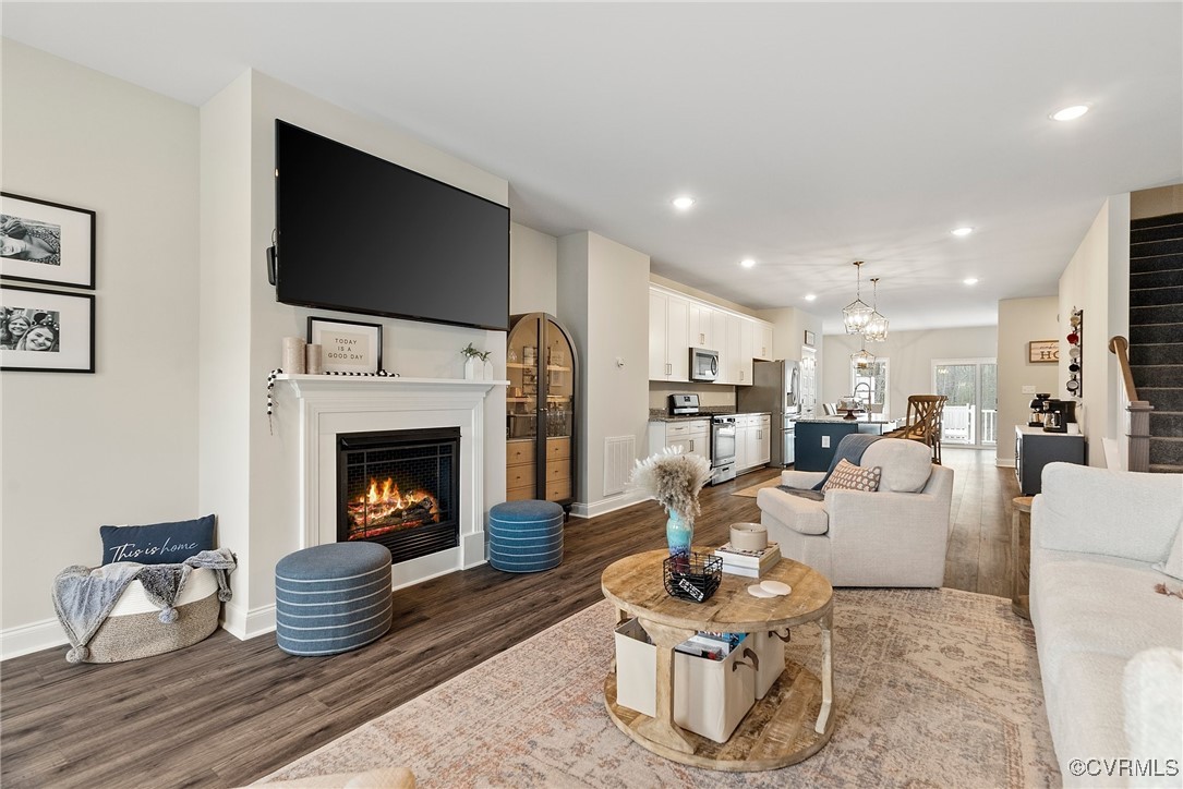 6404 Sanford Springs Cove