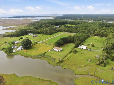 Tiny photo for 379 Piney Point Road, Onemo, VA 23130 (MLS # 2617534)