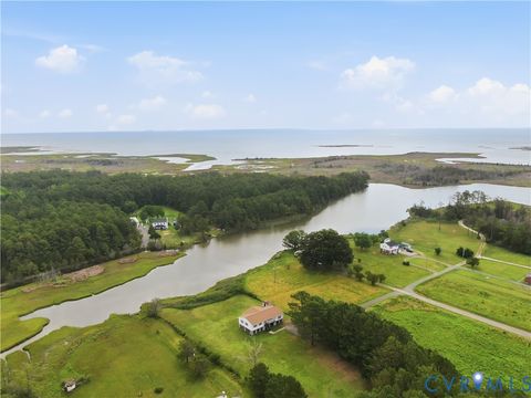 Photo of 379 Piney Point Road, Onemo, VA 23130 (MLS # 2617534)
