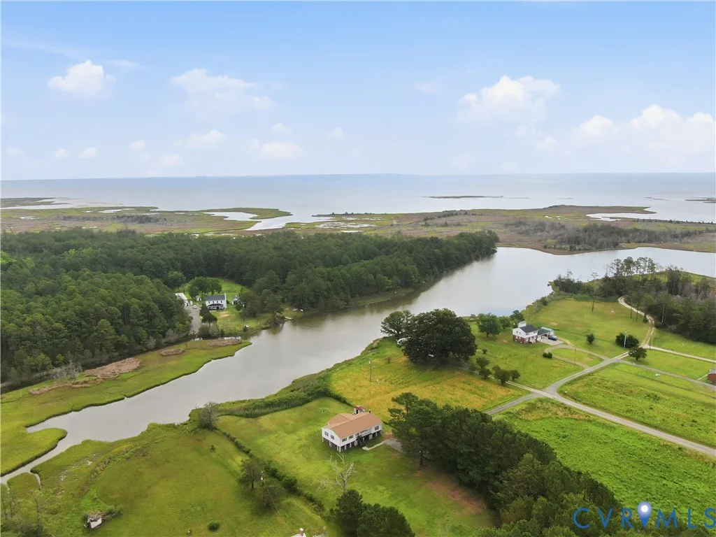 379 Piney Point Road, Onemo, VA, 23130