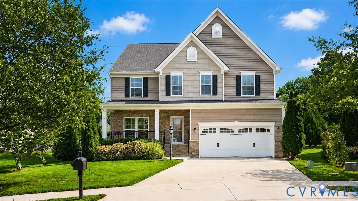 8842 Thorneshire Circle