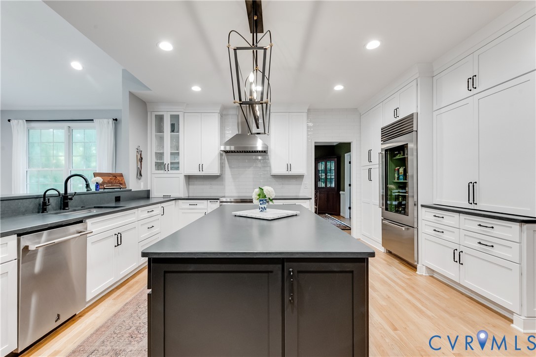 4415 Lake Summer Court