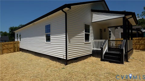 Tiny photo for 326 Mars Street, Petersburg, VA 23803 (MLS # 2626290)