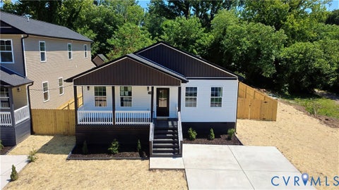 Tiny photo for 326 Mars Street, Petersburg, VA 23803 (MLS # 2626290)