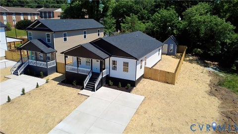 Tiny photo for 326 Mars Street, Petersburg, VA 23803 (MLS # 2626290)