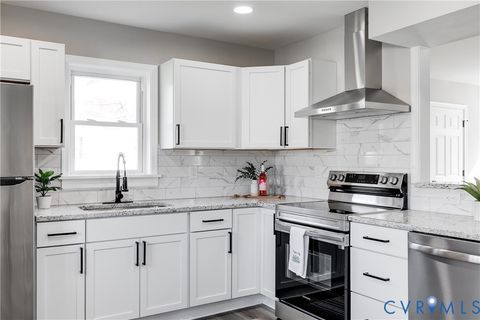 Tiny photo for 324 S 12th Avenue, Hopewell, VA 23860 (MLS # 2606955)